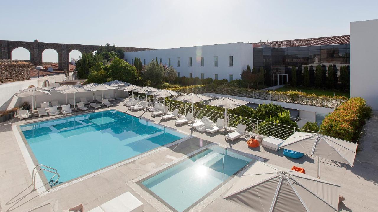 Hotel M'Ar De Ar Aqueduto Évora Exteriér fotografie The hotel's swimming pool