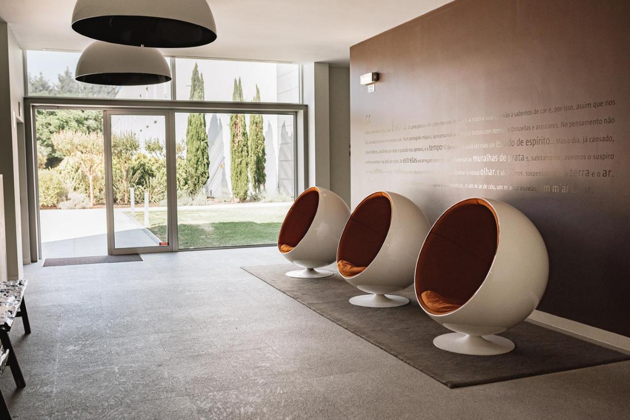 Hotel M'Ar De Ar Aqueduto Évora Exteriér fotografie Ball chairs