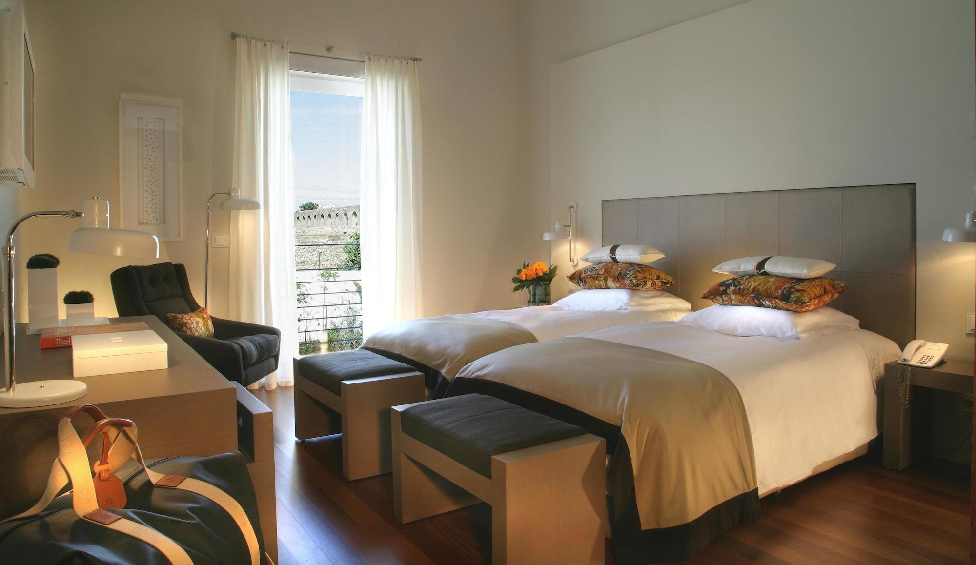 Hotel M'Ar De Ar Aqueduto Évora Exteriér fotografie A room at the Hotel Majestic