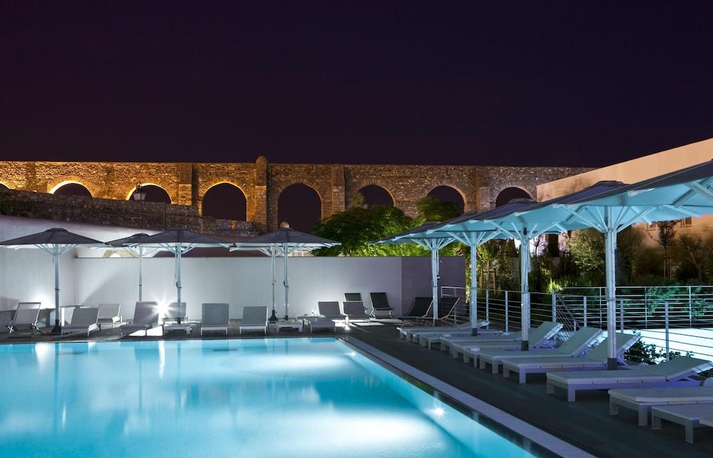 Hotel M'Ar De Ar Aqueduto Évora Exteriér fotografie The pool at the hotel